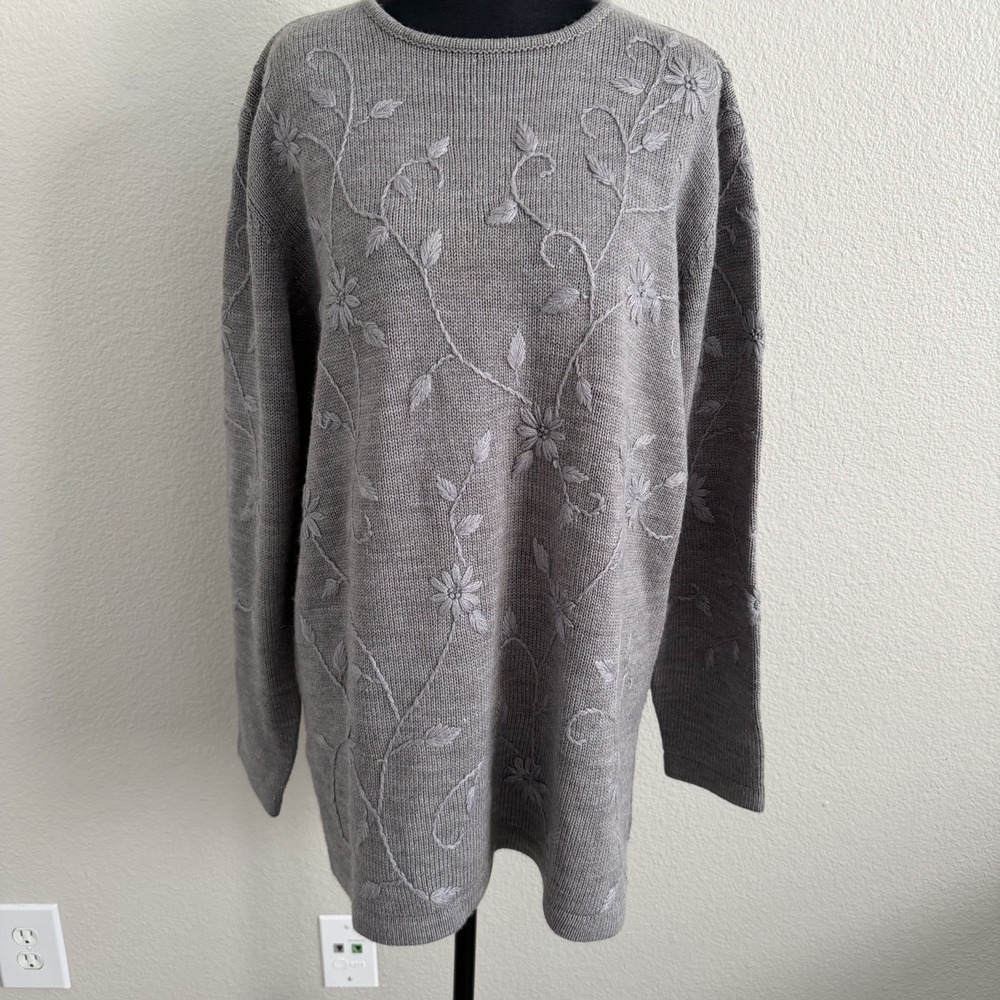 Karen Scott Women's Medium Sweater Tunic Knit Embroidered Floral Gray Raglan